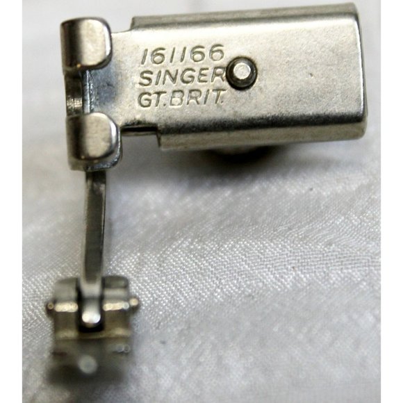 Vtg Singer Zipper Foot #161165 Dlant Shank Sewing Machine Attachment - Picture 3 of 7